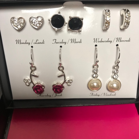 NWT AVON Eternal Spring 5-Piece Earring Set - Picture 1 of 4